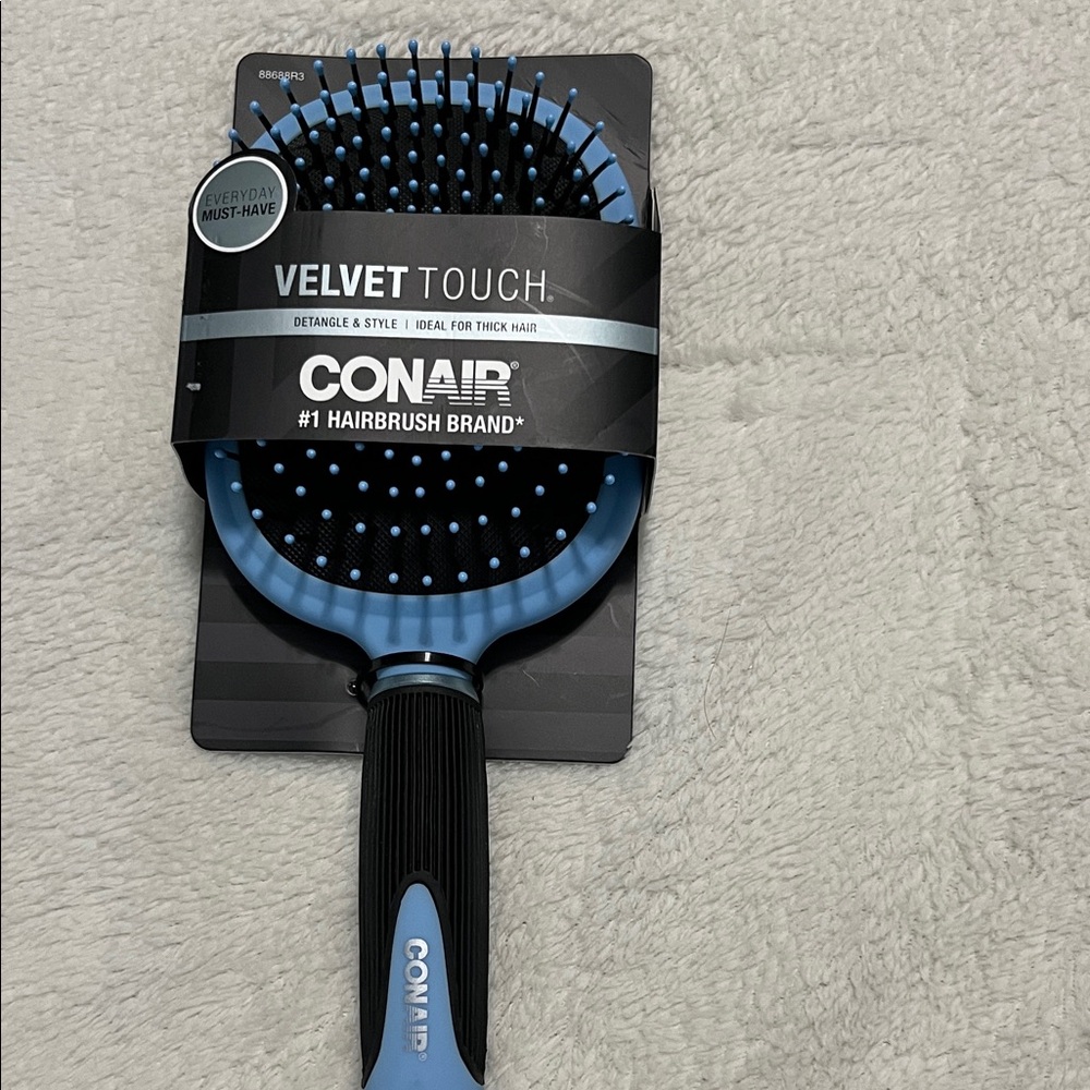 Conair Velvet Touch Detangle Hairbrush in Black and Blue